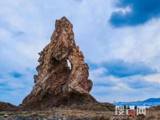 青岛石老人被风雨损毁 上半部分坍塌 原因竟是这样简直太可惜了