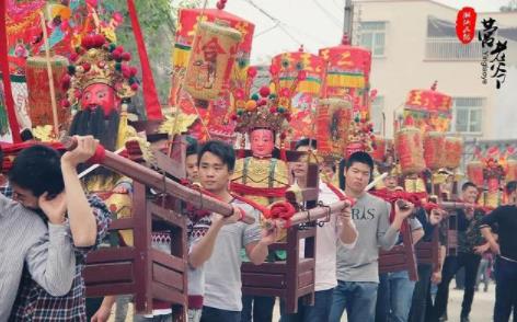 广东最狂野民俗盐拖灶神:场面激烈 盐灶游神习俗由何而来