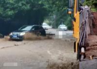 三门峡遭暴雨袭击:大水漫进街道 照片曝光实在是太吓人了